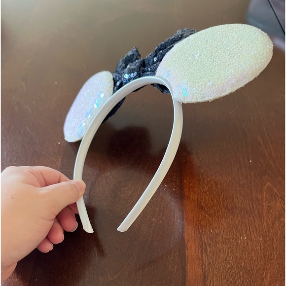 White Disney Mouse Ears with Sequins and Navy Bow, Never Worn - Picture 4 of 4